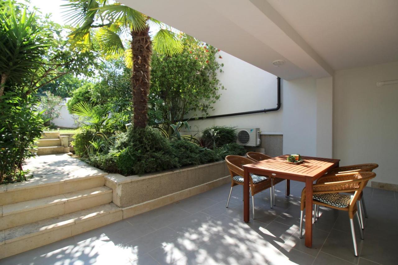 Modern Apartment Zen With Private Garden โปเรช ภายนอก รูปภาพ