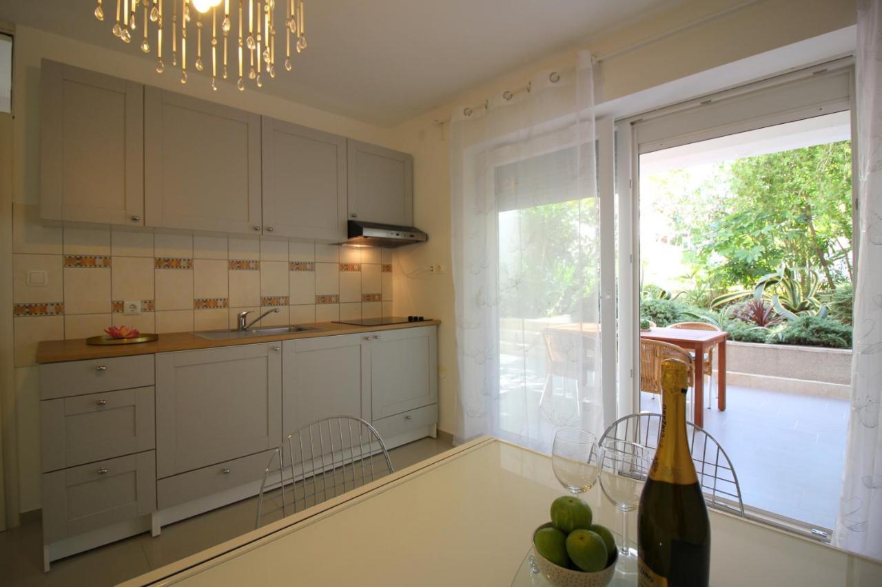 Modern Apartment Zen With Private Garden โปเรช ภายนอก รูปภาพ