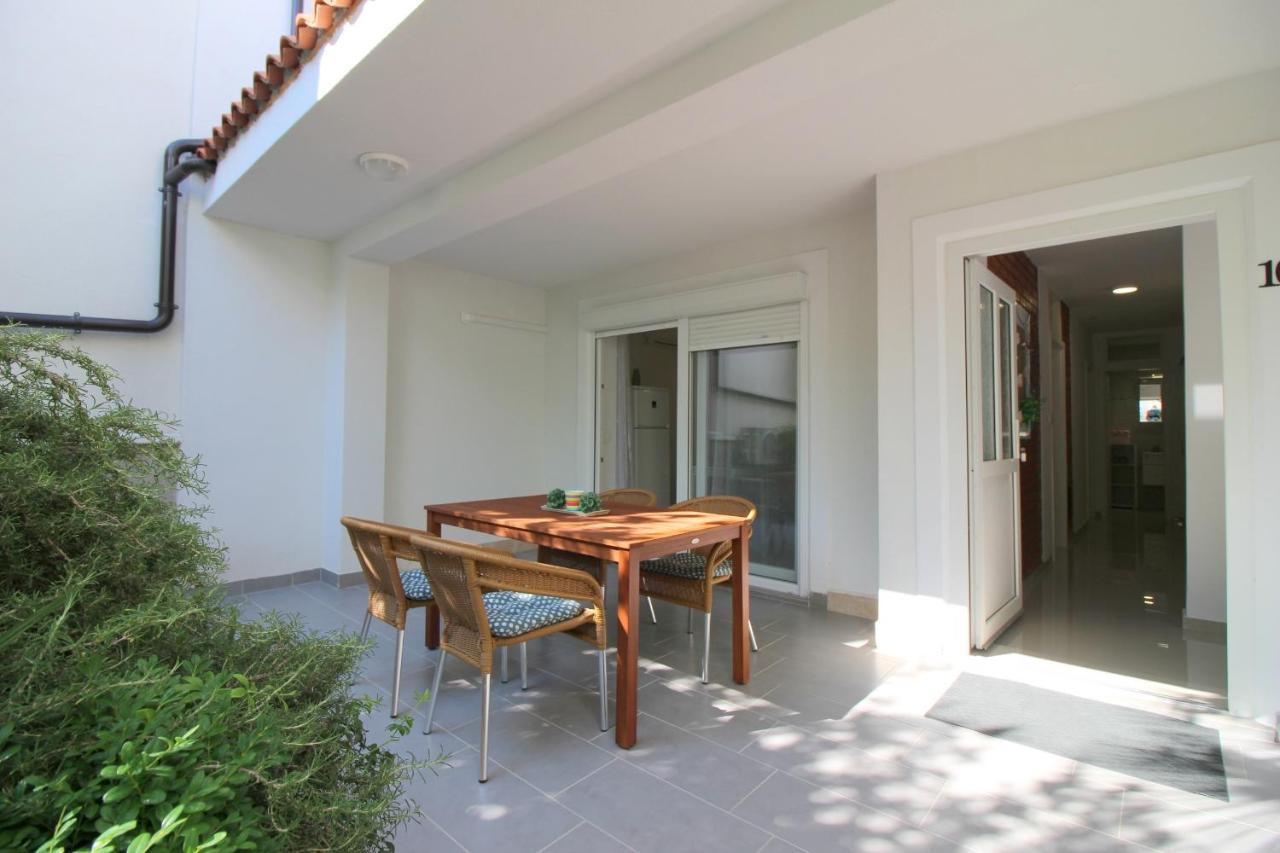 Modern Apartment Zen With Private Garden โปเรช ภายนอก รูปภาพ