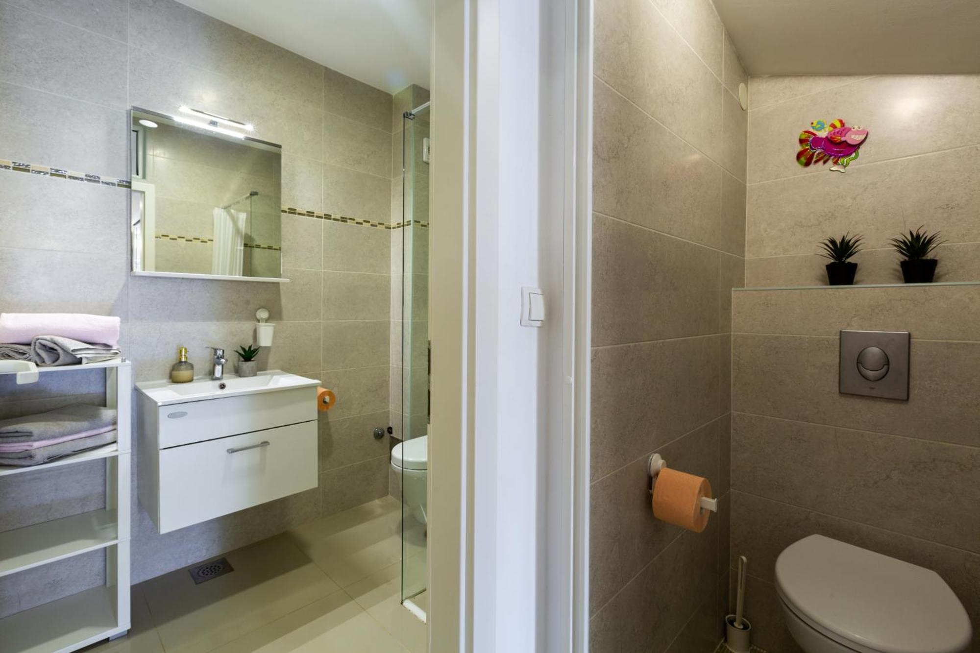 Modern Apartment Zen With Private Garden โปเรช ภายนอก รูปภาพ