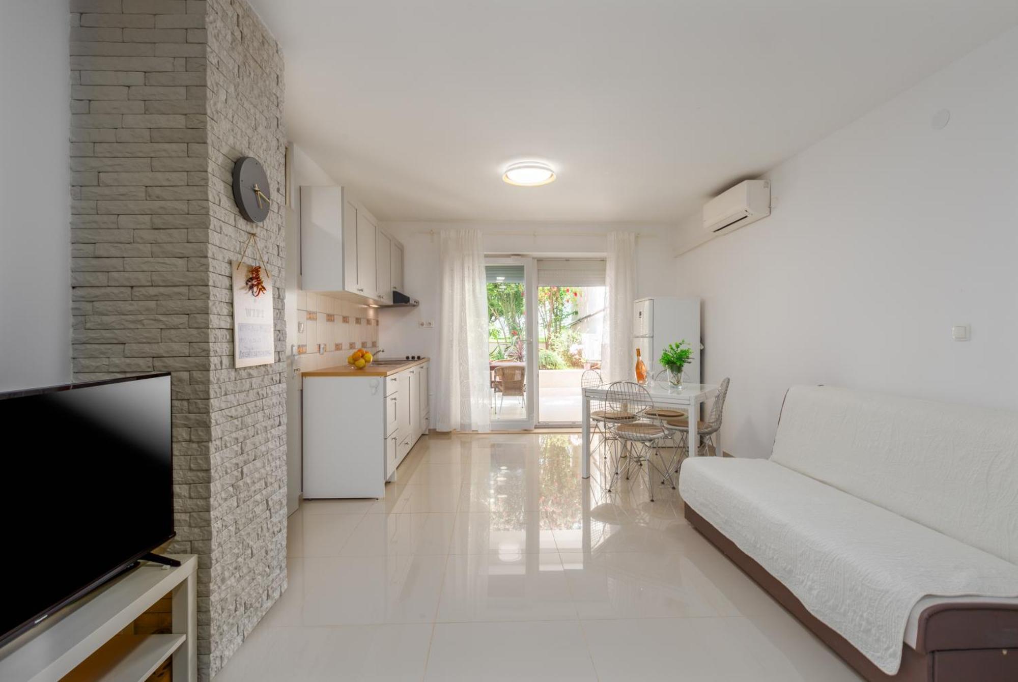 Modern Apartment Zen With Private Garden โปเรช ภายนอก รูปภาพ